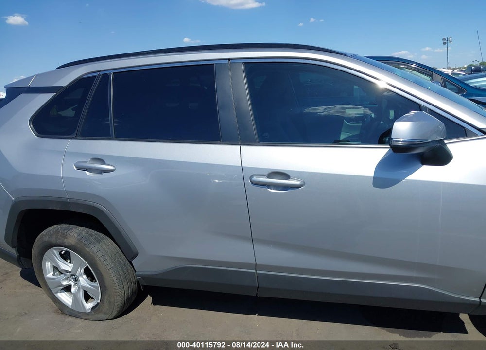 2019 TOYOTA RAV4 XLE VIN: 2T3W1RFV1KC004704