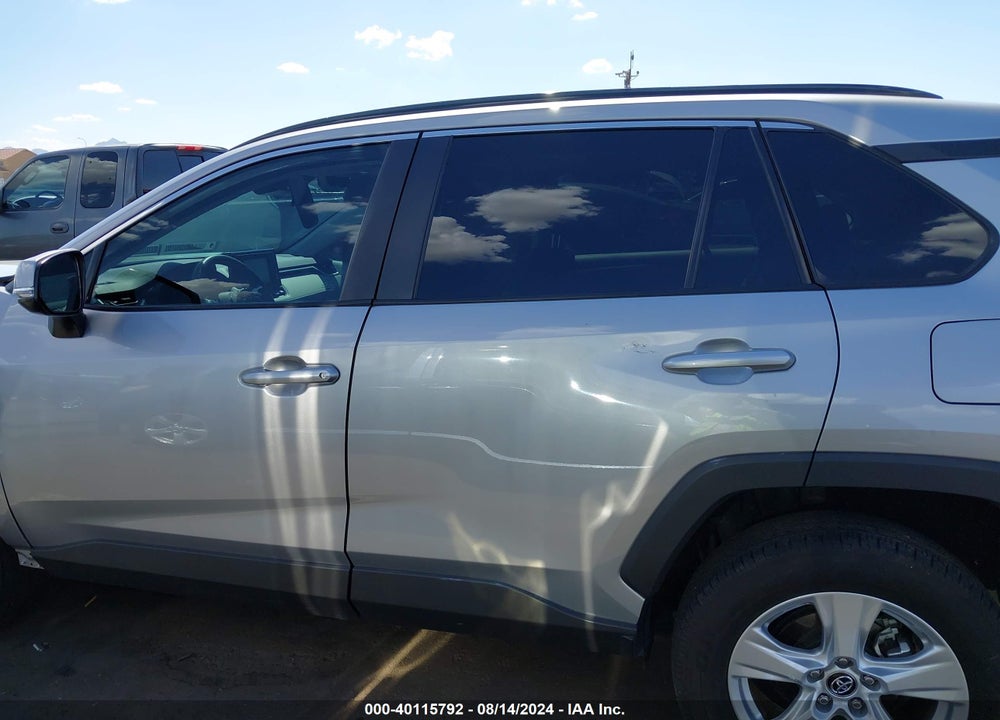2019 TOYOTA RAV4 XLE VIN: 2T3W1RFV1KC004704