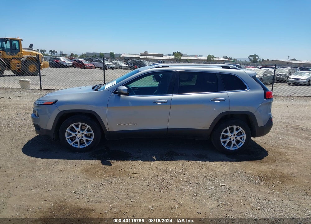 2015 JEEP CHEROKEE LATITUDE VIN: 1C4PJLCB4FW607938