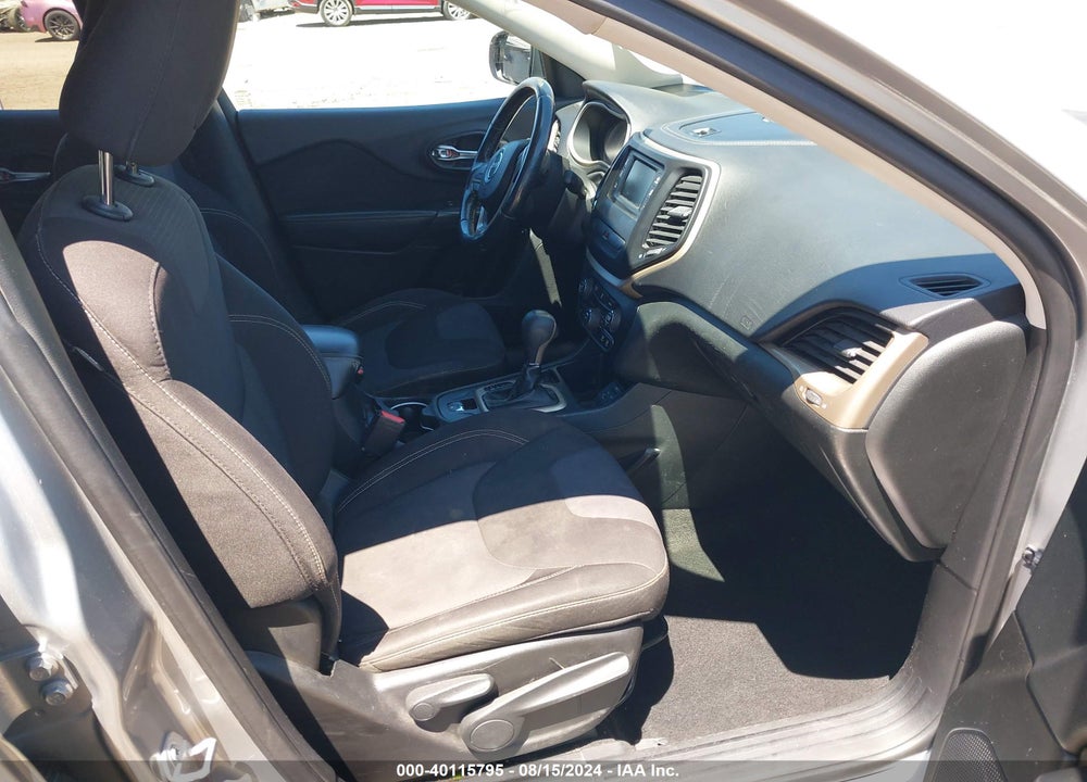 2015 JEEP CHEROKEE LATITUDE VIN: 1C4PJLCB4FW607938