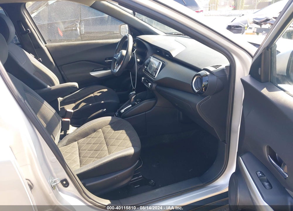 2018 NISSAN KICKS SV VIN: 3N1CP5CU5JL507052