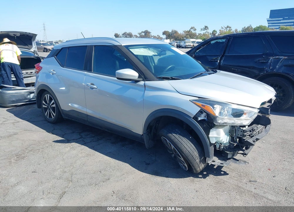 2018 NISSAN KICKS SV VIN: 3N1CP5CU5JL507052