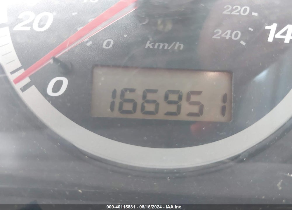 2002 HONDA CR-V LX VIN: SHSRD68432U001131