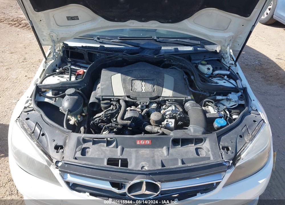 2011 MERCEDES-BENZ C 300 LUXURY/SPORT VIN: WDDGF5EB4BR173903
