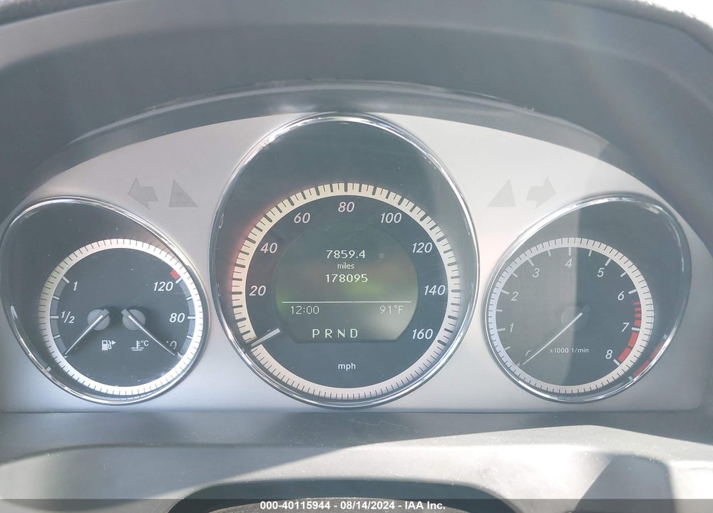 2011 MERCEDES-BENZ C 300 LUXURY/SPORT VIN: WDDGF5EB4BR173903