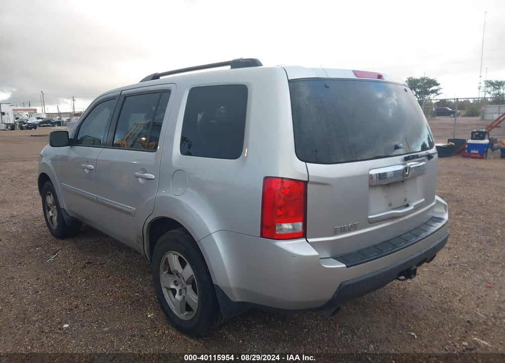 2011 HONDA PILOT VIN: 5FNYF3H55BB020865