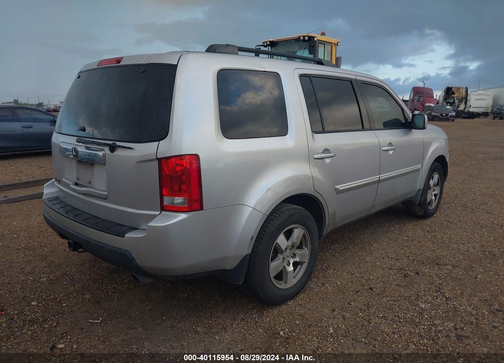 2011 HONDA PILOT VIN: 5FNYF3H55BB020865