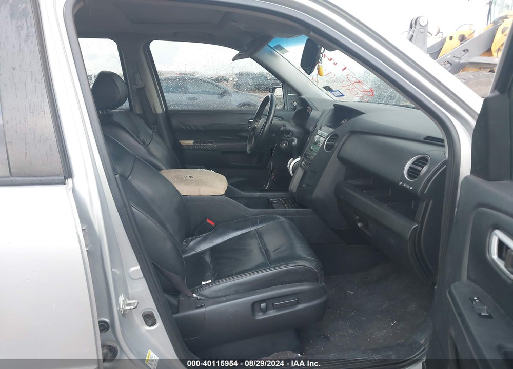 2011 HONDA PILOT VIN: 5FNYF3H55BB020865