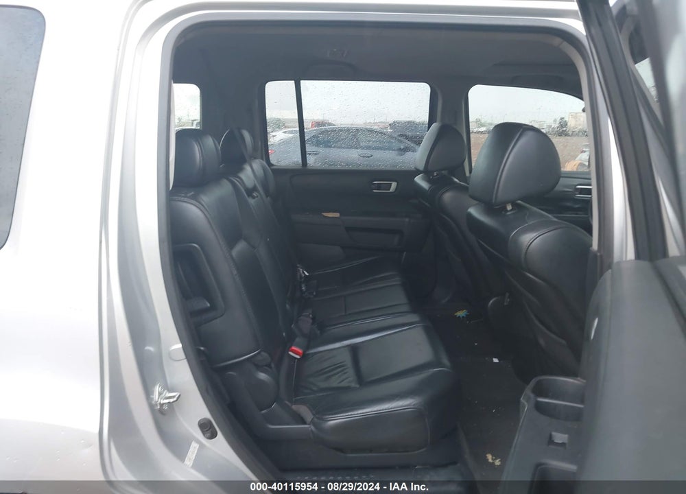 2011 HONDA PILOT VIN: 5FNYF3H55BB020865