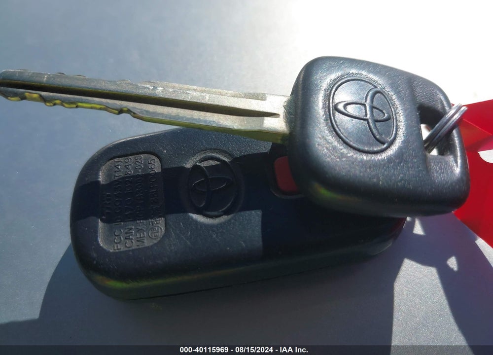 2004 TOYOTA CAMRY SE VIN: 4T1BE32K24U938151