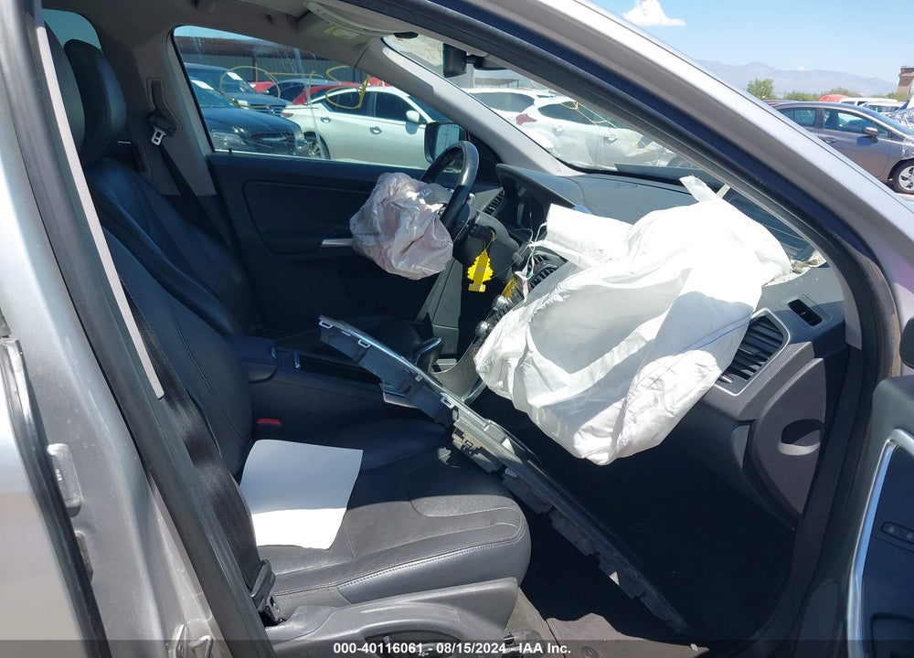 2015 VOLVO XC60 T6 VIN: YV449MDK7F2741394