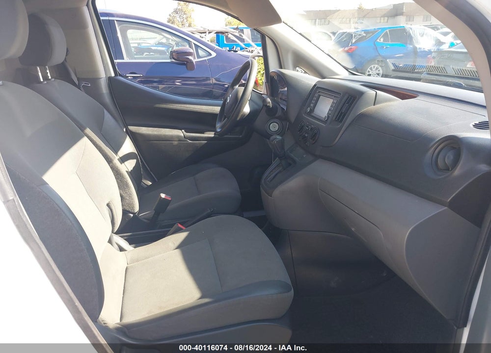 2017 NISSAN NV200 SV VIN: 3N6CM0KN6HK695385