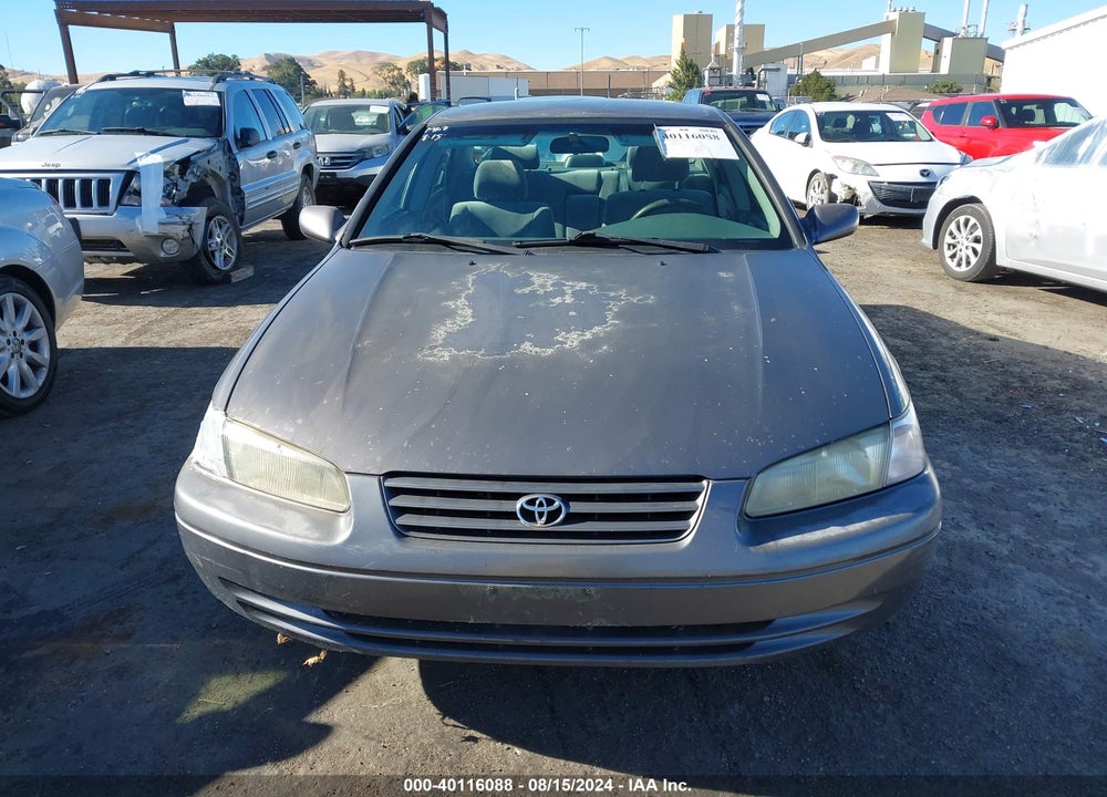 1999 TOYOTA CAMRY LE VIN: 4T1BG28K0XU898328
