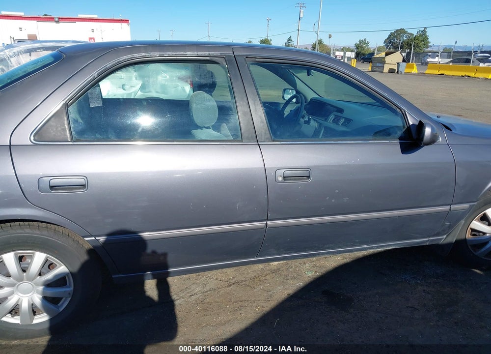 1999 TOYOTA CAMRY LE VIN: 4T1BG28K0XU898328