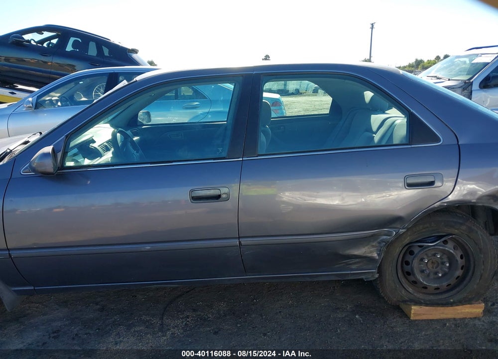 1999 TOYOTA CAMRY LE VIN: 4T1BG28K0XU898328