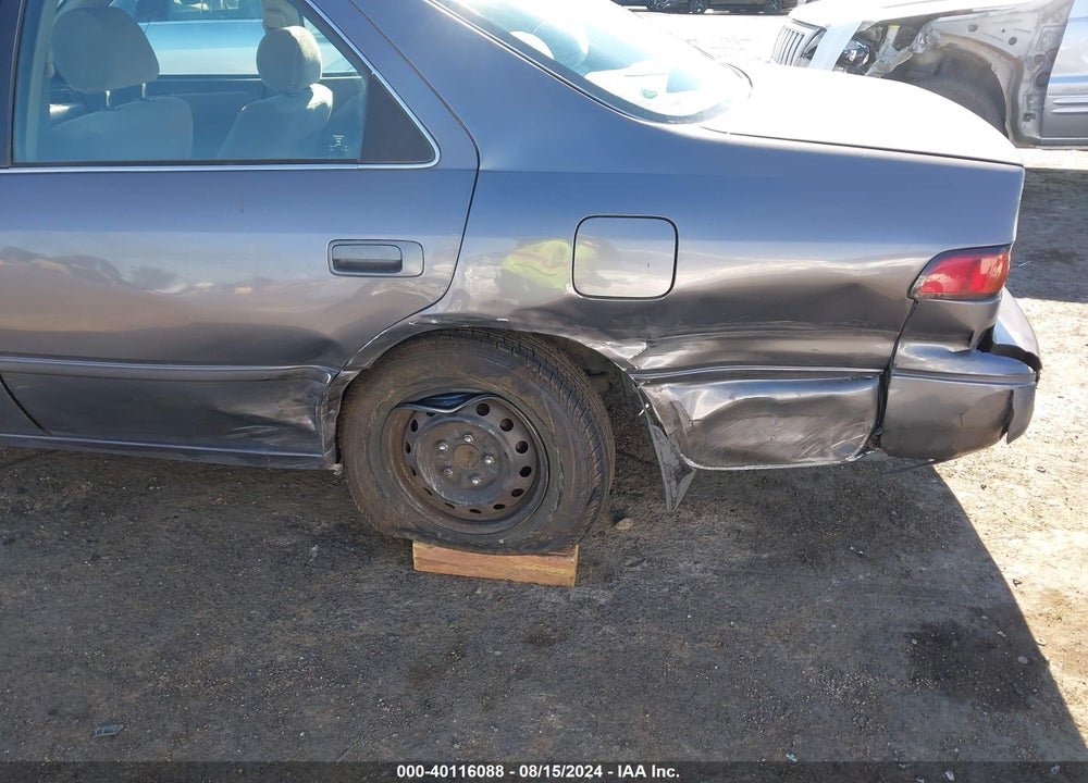 1999 TOYOTA CAMRY LE VIN: 4T1BG28K0XU898328