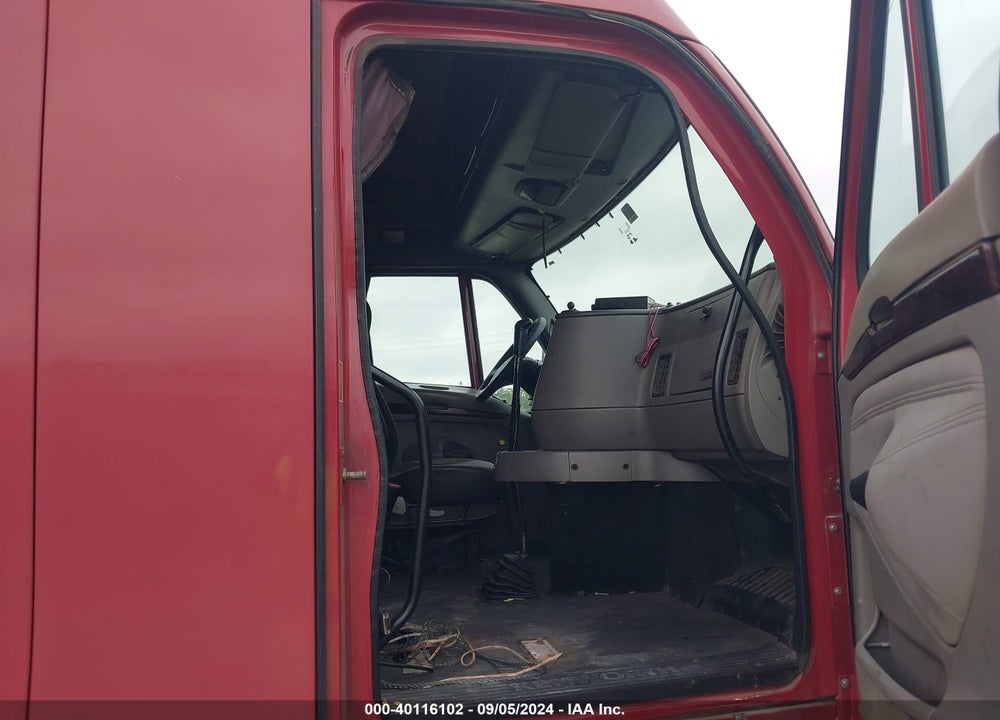 2012 KENWORTH CONSTRUCTION T700 VIN: 1XKFD49X2CJ302933