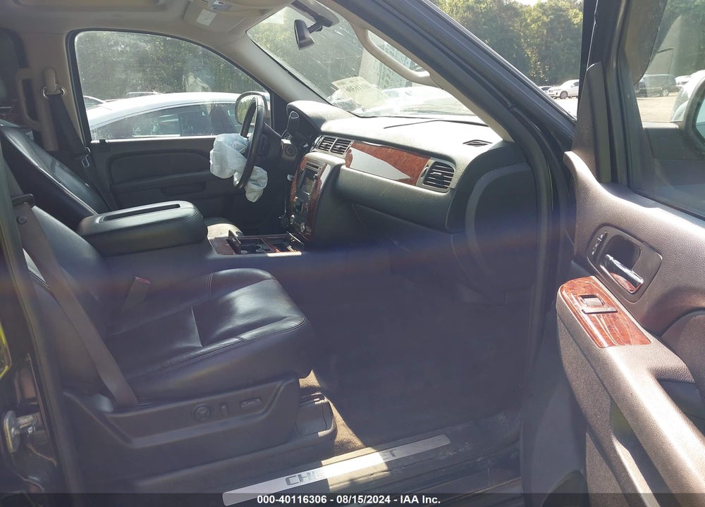 2010 CHEVROLET TAHOE LTZ VIN: 1GNUKCE07AR191667