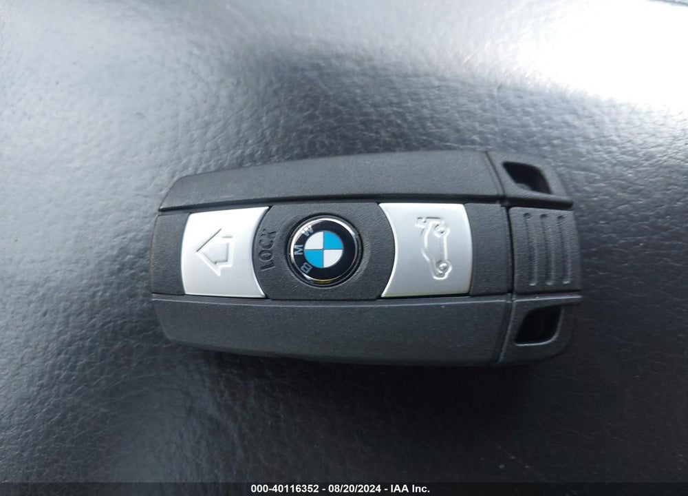 2008 BMW 328XI VIN: WBAWV53598P078955