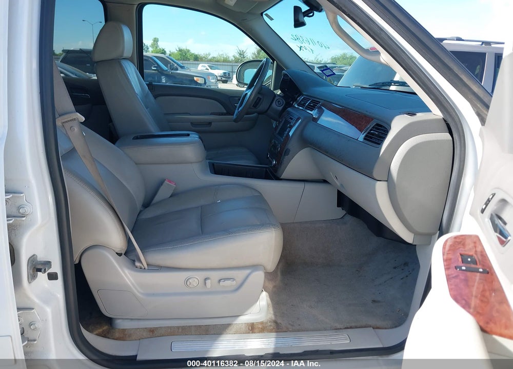 2008 CHEVROLET TAHOE LT VIN: 1GNFC13068R197743