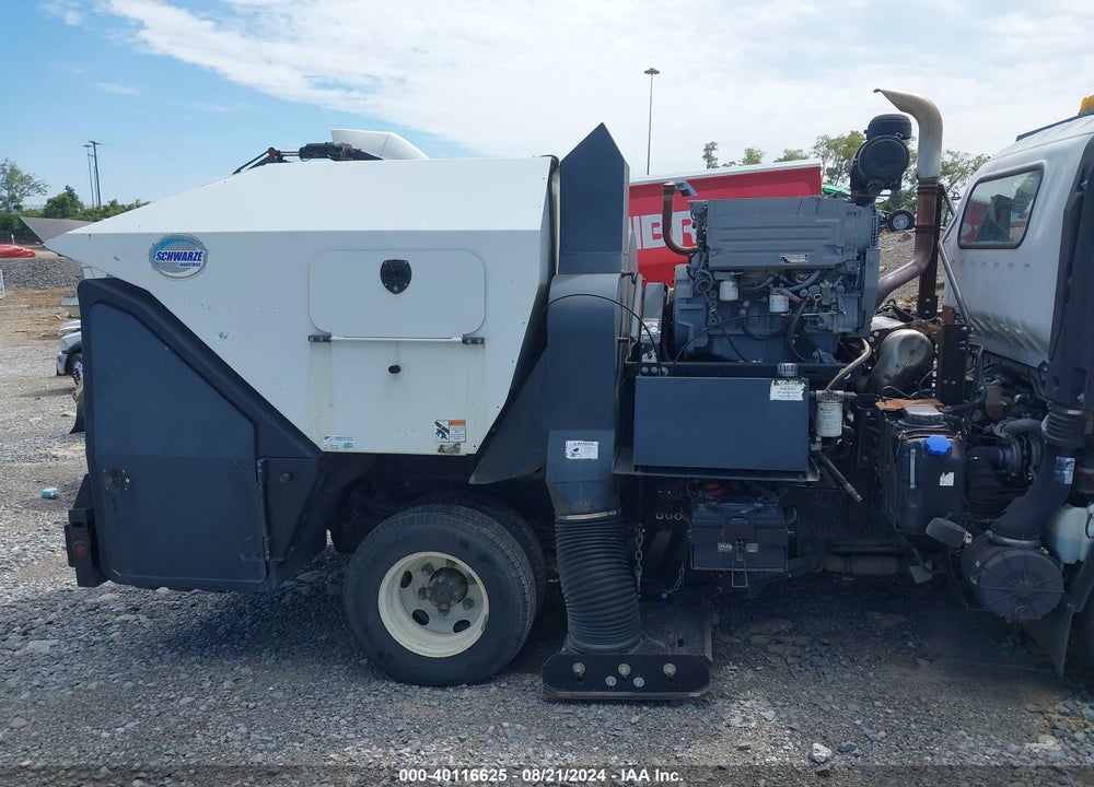 2014 ISUZU NPR HD DSL REG AT VIN: JALC4W169E7005119