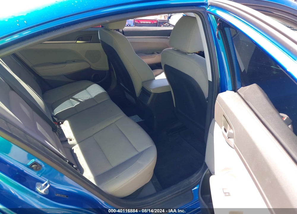 2017 HYUNDAI ELANTRA SE VIN: 5NPD84LF5HH211579