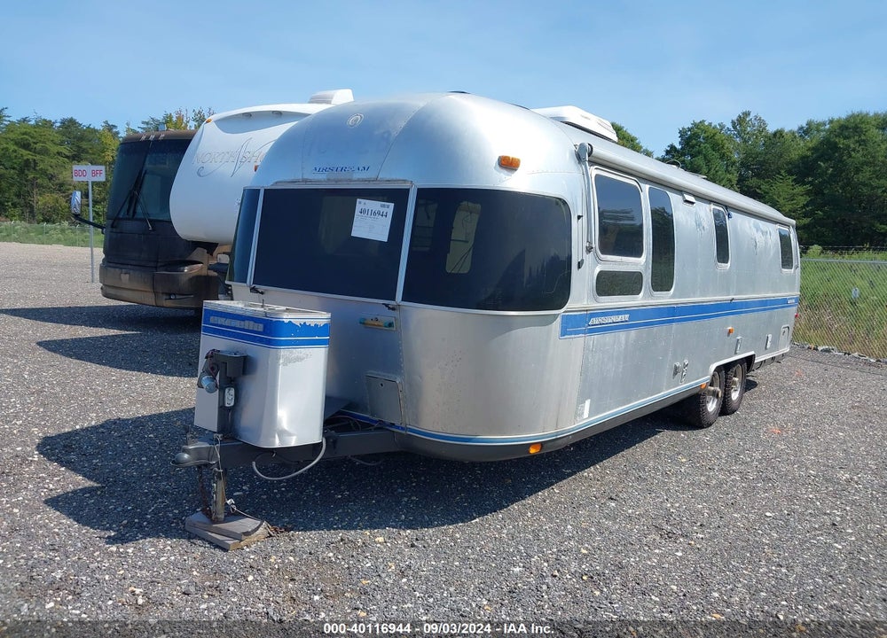 1990 AIRSTREAM EXCELLA VIN: 1STHEAN21LJ507199