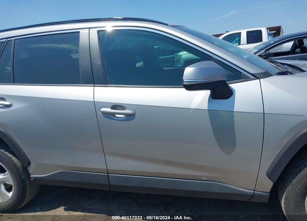 2021 TOYOTA RAV4 XLE VIN: 2T3W1RFV2MC137233
