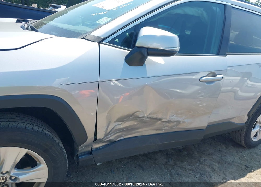 2021 TOYOTA RAV4 XLE VIN: 2T3W1RFV2MC137233