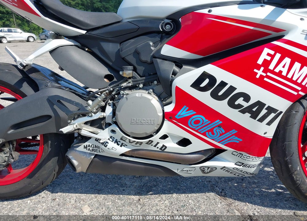 2016 DUCATI SUPERBIKE 959 PANIGALE VIN: ZDM14B1W7GB002211