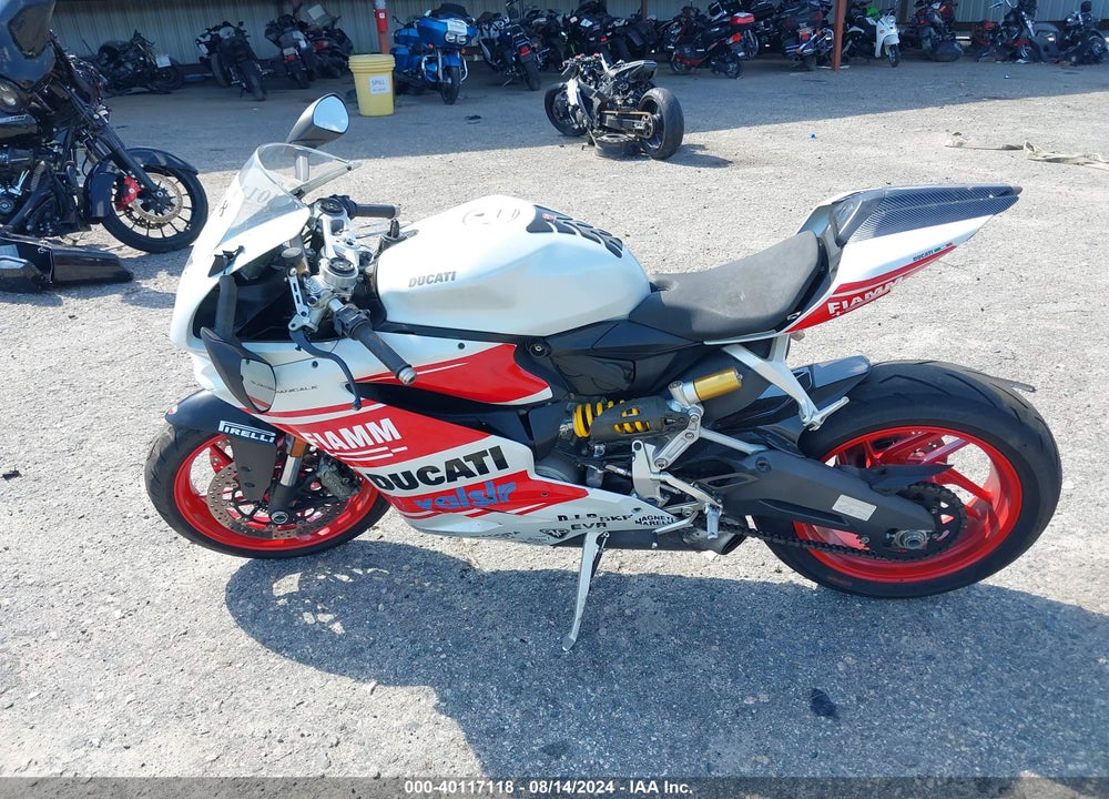 2016 DUCATI SUPERBIKE 959 PANIGALE VIN: ZDM14B1W7GB002211