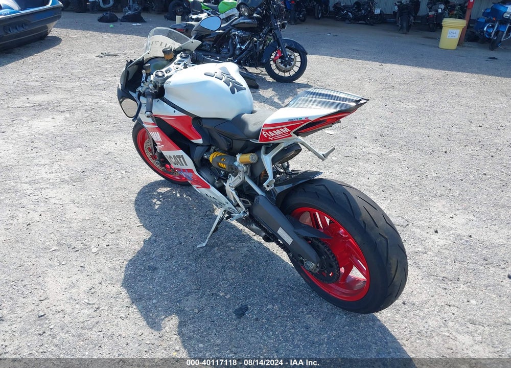 2016 DUCATI SUPERBIKE 959 PANIGALE VIN: ZDM14B1W7GB002211