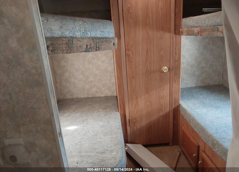 2003 COACHMEN CAP293TB VIN: 1TC2B027X31208984
