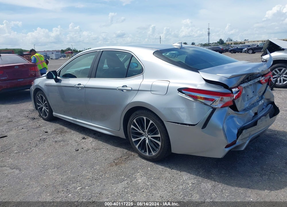 2020 TOYOTA CAMRY SE VIN: 4T1G11AK5LU501640