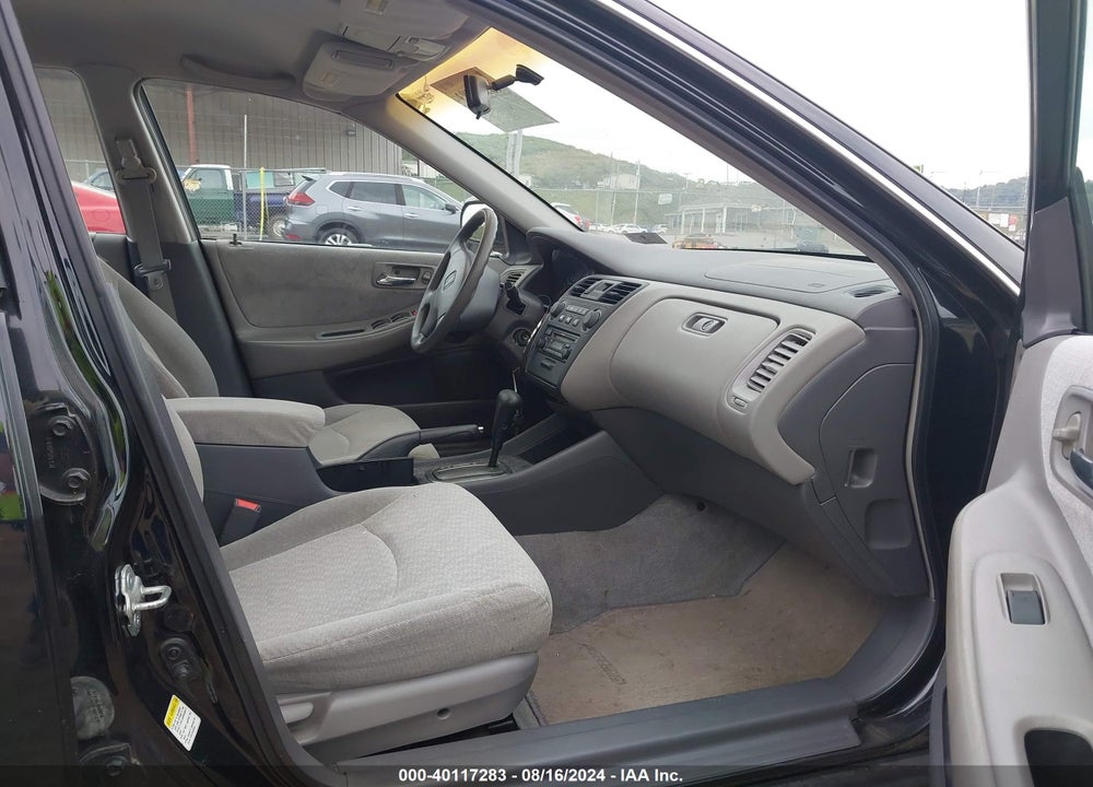 2002 HONDA ACCORD 2.3 LX VIN: 1HGCG56402A057894