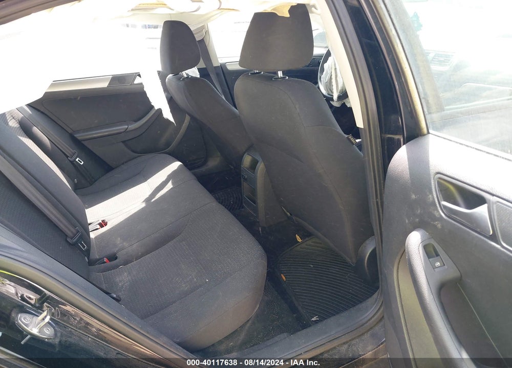 2015 VOLKSWAGEN JETTA 1.8T SE VIN: 3VWD07AJ9FM415323