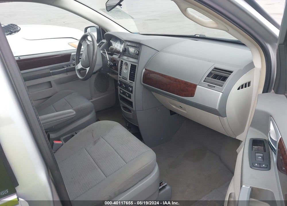 2010 CHRYSLER TOWN & COUNTRY TOURING VIN: 2A4RR5D17AR348098