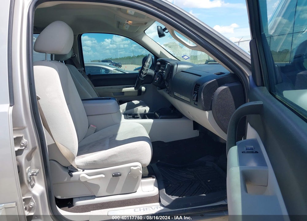 2009 CHEVROLET SILVERADO 1500 LT VIN: 3GCEC23J99G143180