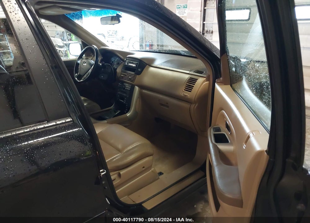 2005 HONDA PILOT EX-L VIN: 5FNYF18595B022742