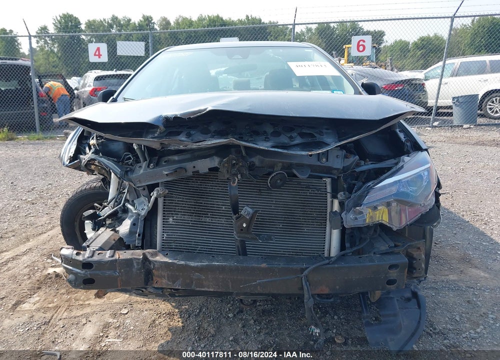 2018 TOYOTA COROLLA LE VIN: 2T1BURHE8JC084173