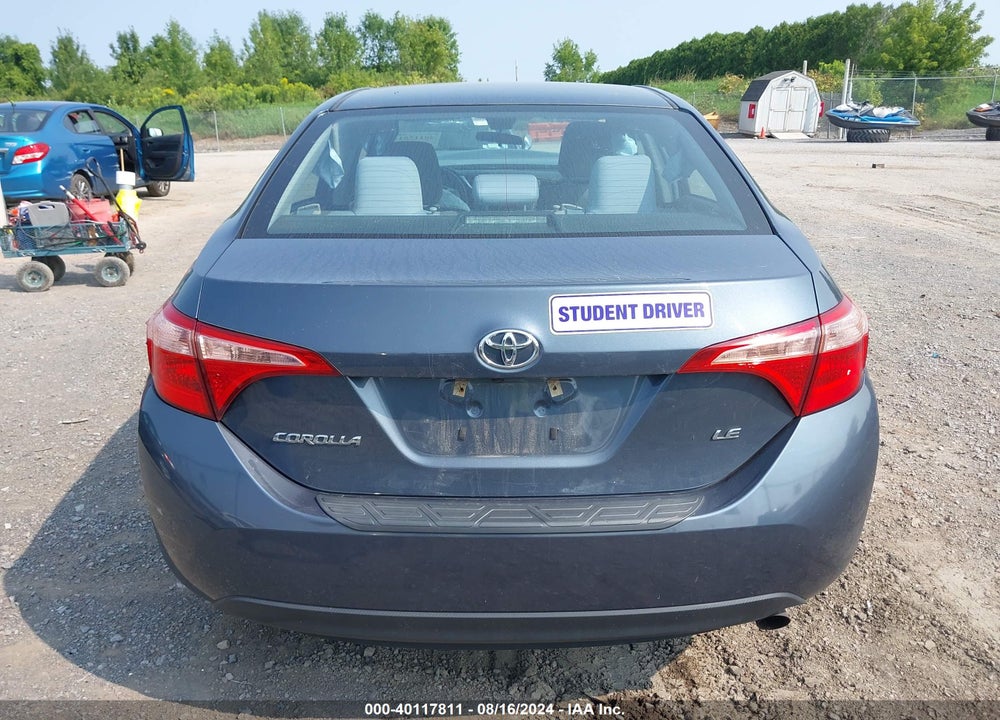 2018 TOYOTA COROLLA LE VIN: 2T1BURHE8JC084173