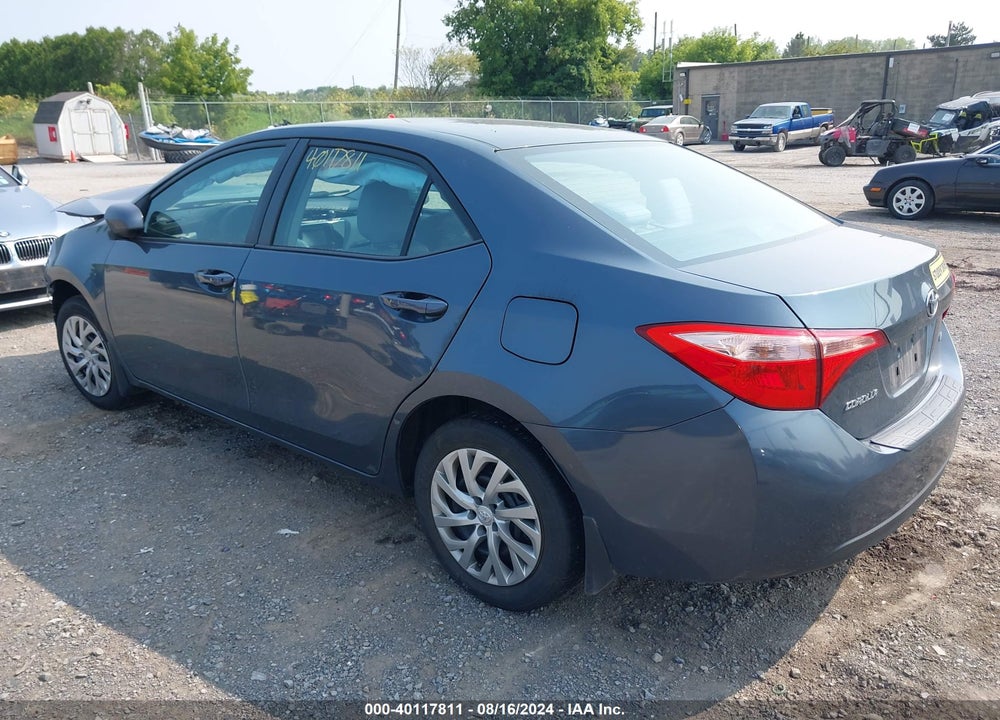 2018 TOYOTA COROLLA LE VIN: 2T1BURHE8JC084173