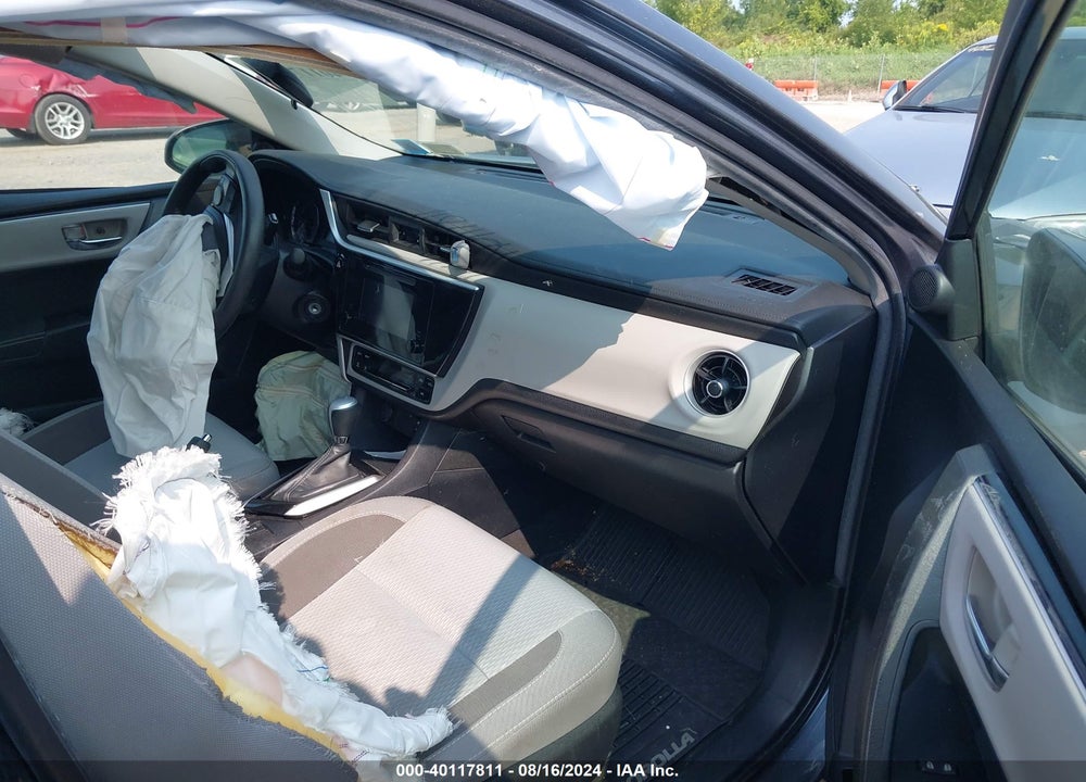 2018 TOYOTA COROLLA LE VIN: 2T1BURHE8JC084173