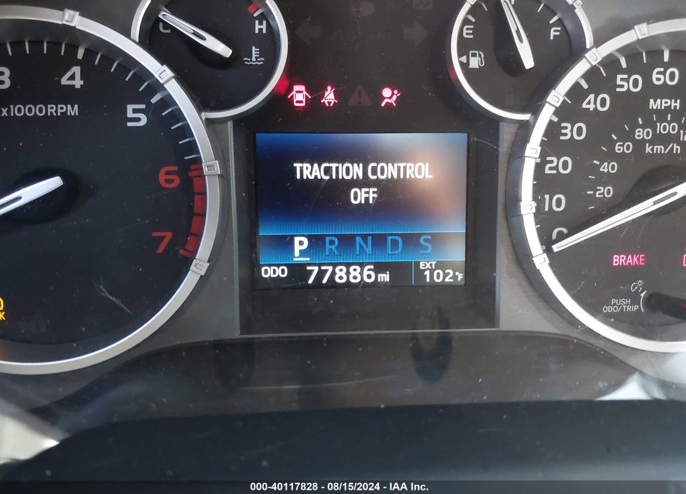 2017 TOYOTA TUNDRA SR5 5.7L V8 VIN: 5TFEY5F15HX213668