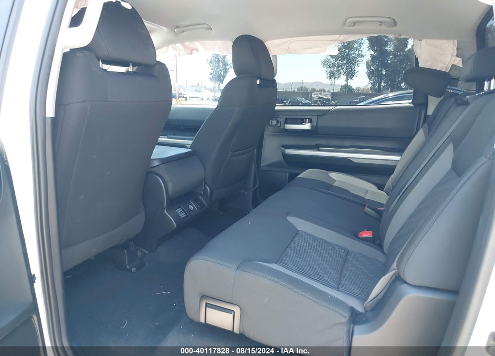 2017 TOYOTA TUNDRA SR5 5.7L V8 VIN: 5TFEY5F15HX213668