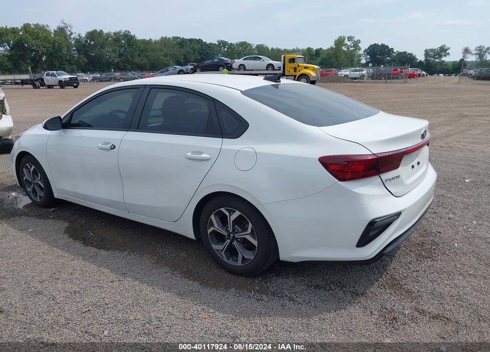 2019 KIA FORTE LXS VIN: 3KPF24AD8KE126615