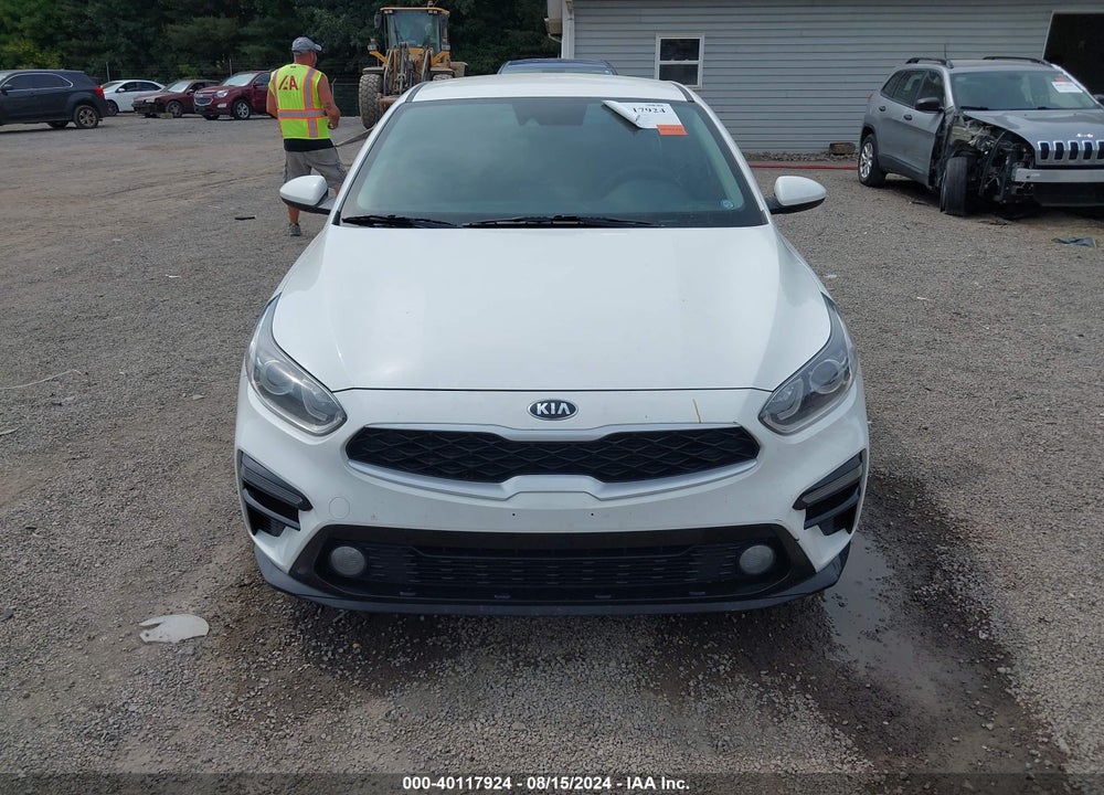 2019 KIA FORTE LXS VIN: 3KPF24AD8KE126615