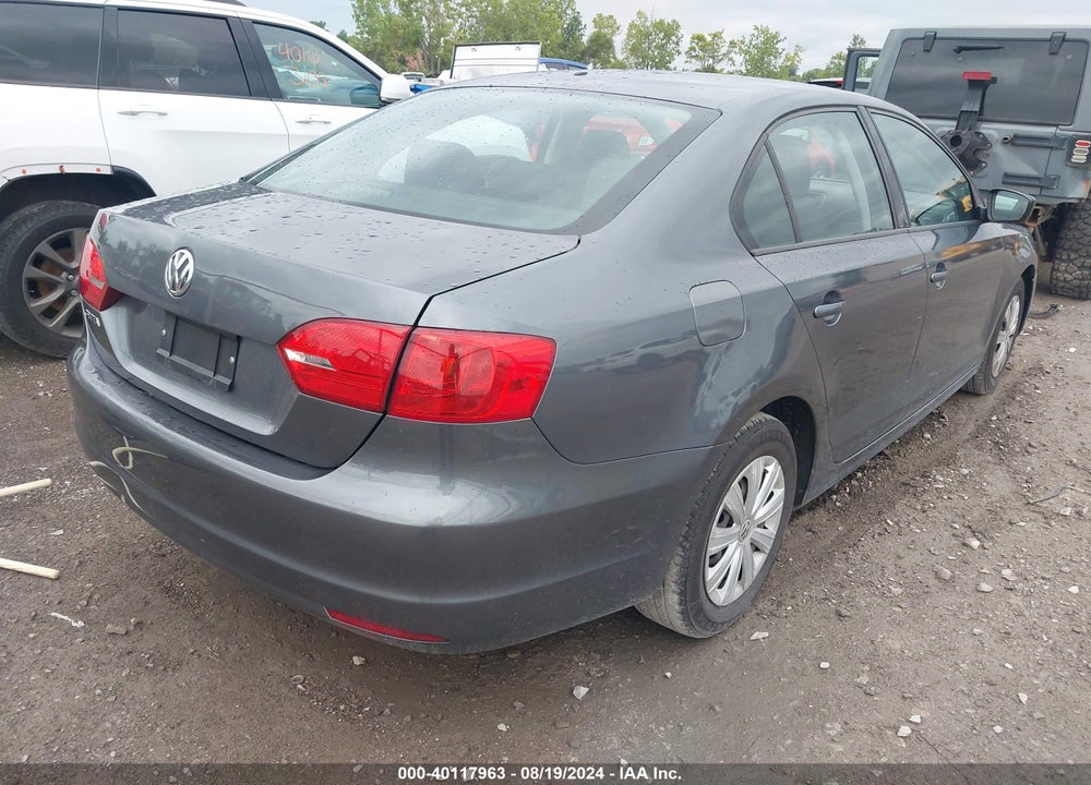 2013 VOLKSWAGEN JETTA 2.0L S VIN: 3VW2K7AJ1DM371140