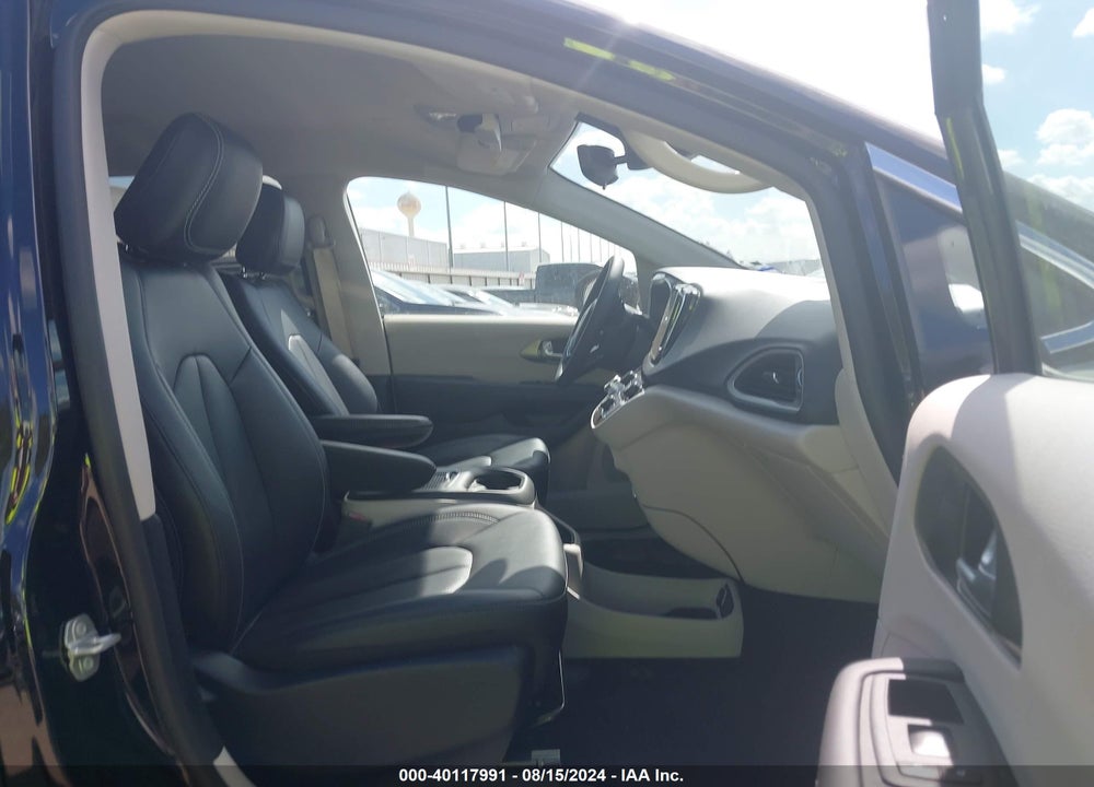 2024 CHRYSLER PACIFICA TOURING L VIN: 2C4RC1BG0RR151230