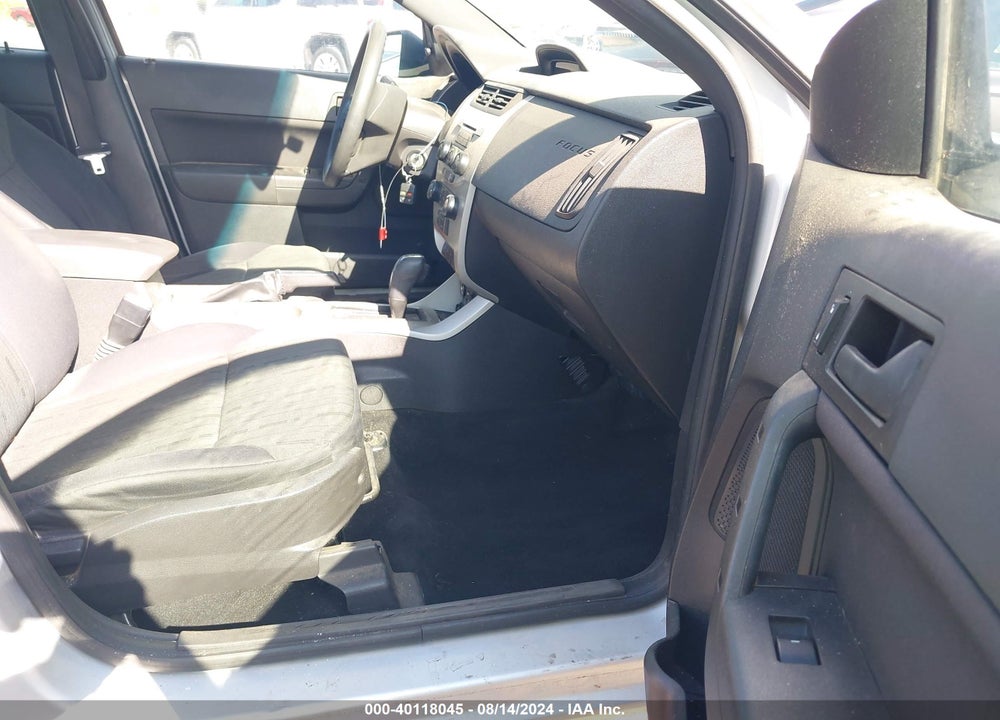 2011 FORD FOCUS SE VIN: 1FAHP3FNXBW190639